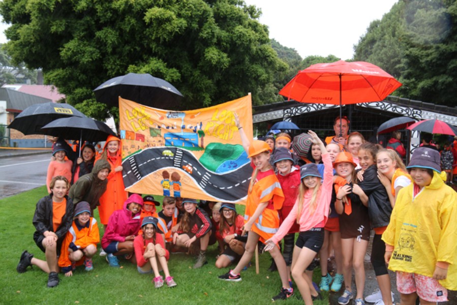 SunLive Students brave weather for Orange Day Parade The Bay's News