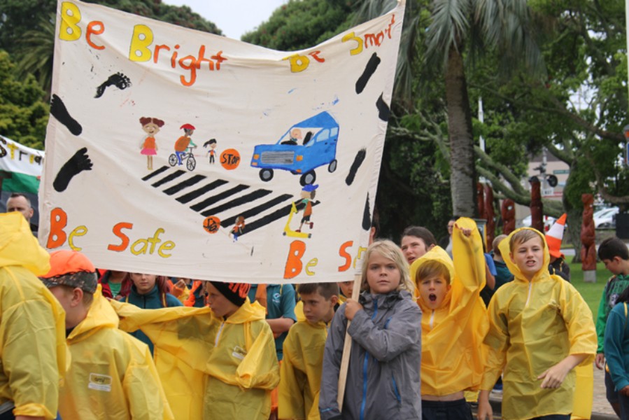 SunLive Students brave weather for Orange Day Parade The Bay's News